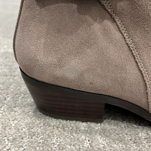 Blondo Sadie Waterproof Bootie. Size 8.5. Mushroom Suede. *good condition* - Picture 10 of 15